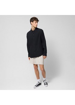 Męskie spodenki casual tkaninowe Outhorn OTHWSS24TSHOM402 - beżowe ze sklepu Sportstylestory.com w kategorii Spodenki męskie - zdjęcie 178564147