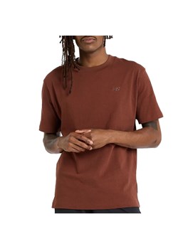 Koszulka New Balance MT41533ROK - brązowa ze sklepu streetstyle24.pl w kategorii T-shirty męskie - zdjęcie 178568937