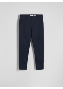 Reserved - Spodnie chino regular fit - granatowy ze sklepu Reserved w kategorii Spodnie męskie - zdjęcie 178570397