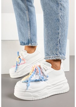 Białe Sneakersy na Grubej Podeszwie Ozdobione Koralikami Amomera ze sklepu born2be.pl w kategorii Buty sportowe damskie - zdjęcie 178571238