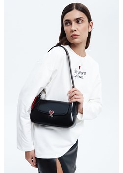 Estro: Mała czarna torebka damska na ramię ze skóry naturalnej ze sklepu Estro w kategorii Torebki damskie - zdjęcie 178576626