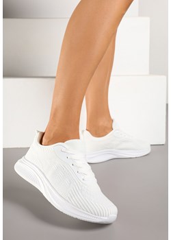 Białe Buty Sportowe Sneakersy Ozdobione Tłoczonymi Paskami Amoselle ze sklepu born2be.pl w kategorii Buty sportowe damskie - zdjęcie 178589307