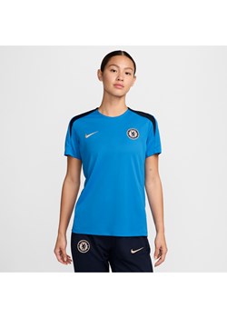 Damska dzianinowa koszulka piłkarska z krótkim rękawem Nike Dri-FIT Chelsea F.C. Strike - Niebieski ze sklepu Nike poland w kategorii Bluzki damskie - zdjęcie 178602557