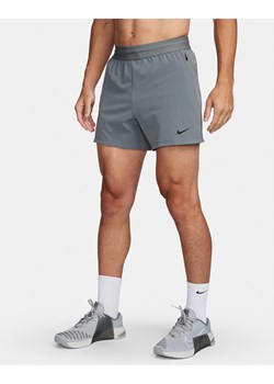 Męskie spodenki do fitnessu bez podszewki 13 cm Dri-FIT Nike Flex Rep - Szary ze sklepu Nike poland w kategorii Spodenki męskie - zdjęcie 178603359