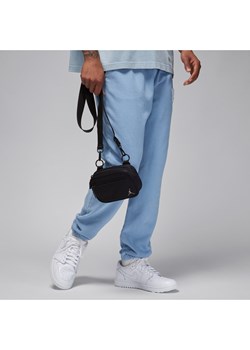 Prostokątna torba Jordan Alpha (1 l) - Czerń ze sklepu Nike poland w kategorii Spodnie męskie - zdjęcie 178603496