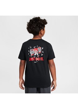 T-shirt dla dużych dzieci Nike Sportswear - Czerń ze sklepu Nike poland w kategorii T-shirty chłopięce - zdjęcie 178603655