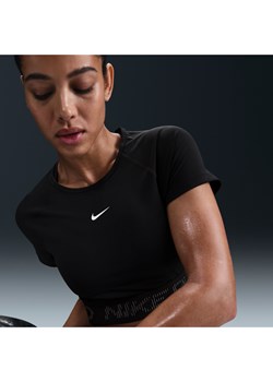 Damska koszulka o skróconym kroju z krótkim rękawem i grafiką Dri-FIT Nike Pro - Czerń ze sklepu Nike poland w kategorii Bluzki damskie - zdjęcie 178603749