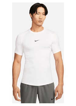 Męska przylegająca koszulka z krótkim rękawem do fitnessu Dri-FIT Nike Pro - Biel ze sklepu Nike poland w kategorii T-shirty męskie - zdjęcie 178604168