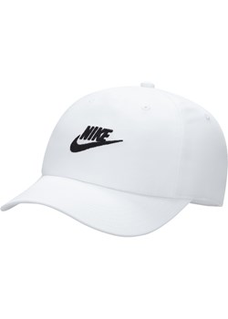 Dziecięca czapka z efektem sprania Nike Club Futura - Biel ze sklepu Nike poland w kategorii Czapki dziecięce - zdjęcie 178604185