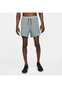 Męskie hybrydowe spodenki do biegania Nike Stride Dri-FIT 13 cm - Szary ze sklepu Nike poland w kategorii Spodenki męskie - zdjęcie 178605196
