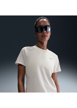 Damska koszulka z krótkim rękawem do biegania Dri-FIT Nike Swift - Biel ze sklepu Nike poland w kategorii Bluzki damskie - zdjęcie 178605535