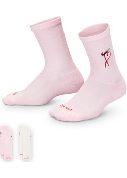 Klasyczne skarpety dla małych dzieci z walentynkowym motywem i amortyzacją Nike Dri-FIT (2 pary) - Różowy ze sklepu Nike poland w kategorii Skarpetki dziecięce - zdjęcie 178606285