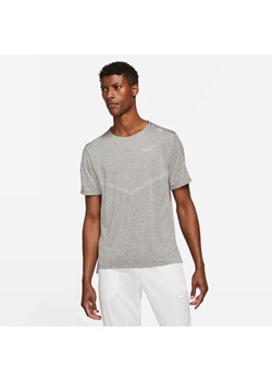 Męska koszulka z krótkim rękawem do biegania Dri-FIT Nike Rise 365 - Szary ze sklepu Nike poland w kategorii T-shirty męskie - zdjęcie 178607598