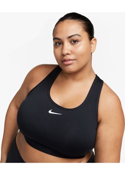 Damski stanik sportowy z wkładkami Nike Swoosh Medium Support (duże rozmiary) - Czerń ze sklepu Nike poland w kategorii Biustonosze - zdjęcie 178608486