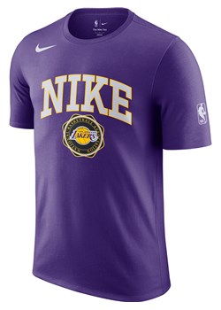 T-shirt męski Nike NBA Los Angeles Lakers Essential - Fiolet ze sklepu Nike poland w kategorii T-shirty męskie - zdjęcie 178608748