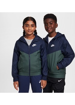 Wodoodporna kurtka z kapturem dla dużych dzieci Nike Sportswear Windrunner - Niebieski ze sklepu Nike poland w kategorii Kurtki chłopięce - zdjęcie 178609299