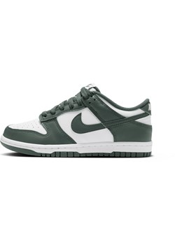 Buty dla dużych dzieci Nike Dunk Low - Biel ze sklepu Nike poland w kategorii Buty sportowe dziecięce - zdjęcie 178609528