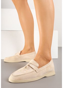 Beżowe Mokasyny z Imitacji Zamszu z Ozdobną Aplikacją Tasseli ze sklepu born2be.pl w kategorii Mokasyny damskie - zdjęcie 178618407