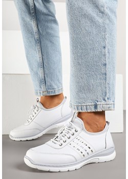 Białe Sneakersy ze Skóry Naturalnej z Metalicznym Zdobieniem Anovis ze sklepu born2be.pl w kategorii Buty sportowe damskie - zdjęcie 178654626