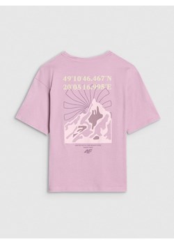 Dziewczęcy t-shirt z nadrukiem 4F 4FJWSS25TTSHF1853 - fioletowy ze sklepu Sportstylestory.com w kategorii Bluzki dziewczęce - zdjęcie 178657265