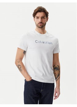 Calvin Klein T-Shirt Satin Bonded Logo K10K114162 Biały Regular Fit ze sklepu MODIVO w kategorii T-shirty męskie - zdjęcie 178677965