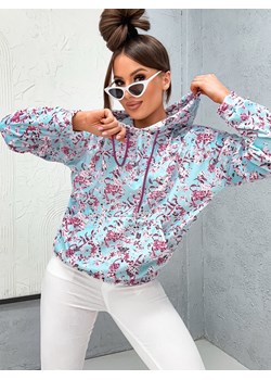 BLUZA Z KAPTUREM W KWIATOWY WZÓR- NIEBIESKA ze sklepu olika.com.pl w kategorii Bluzy damskie - zdjęcie 178686415