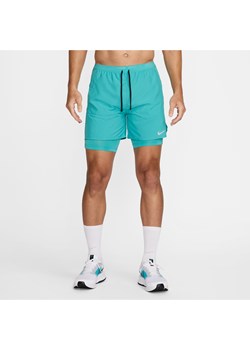 Męskie hybrydowe spodenki do biegania Nike Stride Dri-FIT 13 cm - Zieleń ze sklepu Nike poland w kategorii Spodenki męskie - zdjęcie 178689318