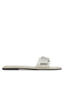 Klapki Calvin Klein Flat Slide W/Buckle - Lth HW0HW02490 Szary ze sklepu eobuwie.pl w kategorii Klapki damskie - zdjęcie 178696367