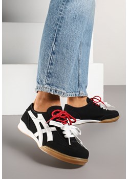 Czarne Sneakersy z Podwójnym Wiązaniem Ozdobione Paskami Varozi ze sklepu born2be.pl w kategorii Buty sportowe damskie - zdjęcie 178706005