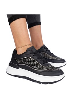 Czarne damskie sneakersy z cyrkoniami ze sklepu ButyModne.pl w kategorii Buty sportowe damskie - zdjęcie 178735589