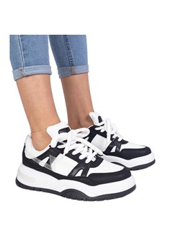 Czarno-białe sneakersy z grubymi sznurówkami czarne ze sklepu ButyModne.pl w kategorii Buty sportowe damskie - zdjęcie 178735686