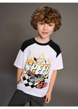 Sinsay - Koszulka Hot Wheels - biały ze sklepu Sinsay w kategorii T-shirty chłopięce - zdjęcie 178746496