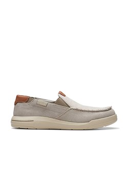 Clarks Slippersy &quot;Driftlite Step&quot; w kolorze beżowym ze sklepu Limango Polska w kategorii Mokasyny męskie - zdjęcie 178749478