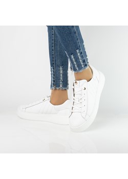 Skórzane półbuty damskie sneakersy Pollonus biały 5-1725-001 ze sklepu butyolivier w kategorii Buty sportowe damskie - zdjęcie 178764957