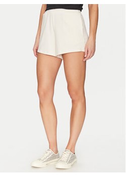 Guess Szorty materiałowe O5GD06 KCQP2 Niebieski Regular Fit ze sklepu MODIVO w kategorii Szorty - zdjęcie 178770855