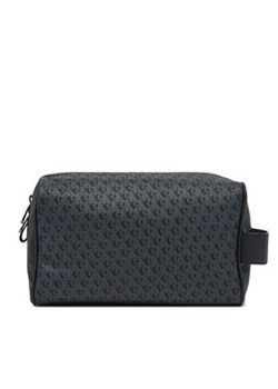 Calvin Klein Jeans Kosmetyczka Matte Aop Dopp Kit LV04G1064G Czarny ze sklepu MODIVO w kategorii Kosmetyczki męskie - zdjęcie 178772406