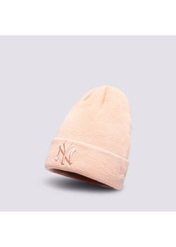 NEW ERA CZAPKA WMNS LE BEANIE NYY PNK NEW YORK YANKEES BSKBS ze sklepu Sizeer w kategorii Czapki zimowe damskie - zdjęcie 178784015