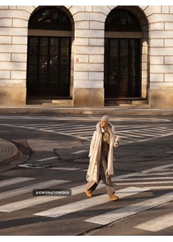 Mohito - Szalik z frędzlami - kremowy ze sklepu Mohito w kategorii Szaliki i chusty damskie - zdjęcie 178810425