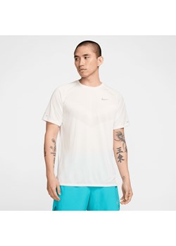 Męska koszulka z krótkim rękawem do biegania Dri-FIT ADV Nike Stride - Biel ze sklepu Nike poland w kategorii T-shirty męskie - zdjęcie 178814277
