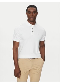 Michael Kors Polo CB95FGVC93 Biały Regular Fit ze sklepu MODIVO w kategorii T-shirty męskie - zdjęcie 178816097