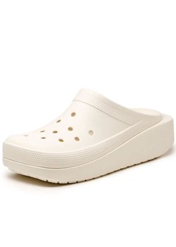 Crocs Chodaki &quot;Classic Blunt&quot; w kolorze kremowym ze sklepu Limango Polska w kategorii Klapki damskie - zdjęcie 178853919