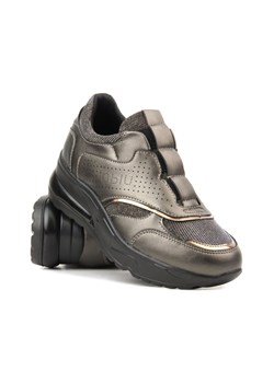 Wsuwane sneakersy damskie  - INBLU IN-239, brązowe ze sklepu ulubioneobuwie w kategorii Buty sportowe damskie - zdjęcie 178870437