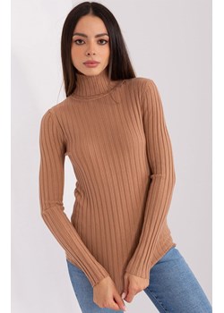 Sweter z golfem jasnobrązowy PM-SW-1087.09, Kolor jasny brąz, Rozmiar S/M, P-M ze sklepu Primodo w kategorii Swetry damskie - zdjęcie 178878935