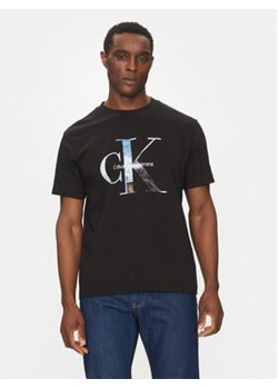 Calvin Klein Jeans T-Shirt Photo Monogram J30J327483 Czarny Regular Fit ze sklepu MODIVO w kategorii T-shirty męskie - zdjęcie 178912909