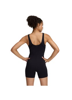 Damski kombinezon treningowy Under Armour Motion Shorts Bodysuit - czarny ze sklepu Sportstylestory.com w kategorii Spodnie damskie - zdjęcie 178945329