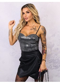 USZTYWNIANY TOP Z OZDOBNYMI KRYSZTAŁKAMI- SREBRNY ze sklepu olika.com.pl w kategorii Bluzki damskie - zdjęcie 178962095