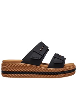 Klapki Crocs Brooklyn Woven Buckle Low Wedge 209978-001 - czarne ze sklepu streetstyle24.pl w kategorii Klapki damskie - zdjęcie 179000228