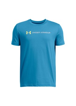 Chłopięcy t-shirt z nadrukiem Under Armour UA B Logo Wordmark SS - niebieski ze sklepu Sportstylestory.com w kategorii T-shirty chłopięce - zdjęcie 179028236