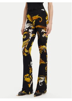 Versace Jeans Couture Spodnie materiałowe 78HAC107 JS471 Czarny Regular Fit ze sklepu MODIVO w kategorii Spodnie damskie - zdjęcie 179038145