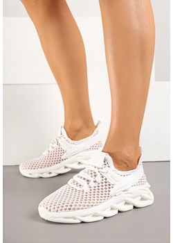 Białe Sneakersy Siateczkowe na Podeszwie z Ozdobnymi Żłobieniami Sanovi ze sklepu born2be.pl w kategorii Buty sportowe damskie - zdjęcie 179076097